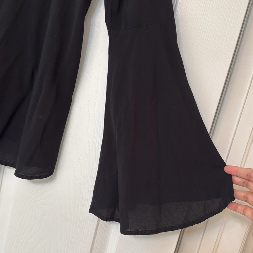 Express chic black